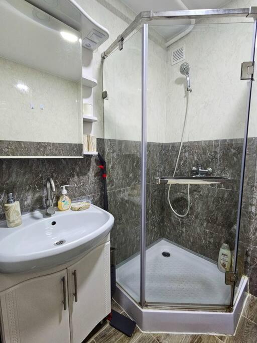 2 Bedroom Central Apartment Chisinau Luaran gambar